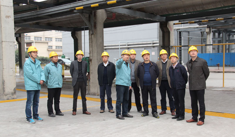 2015年11月20日下午，華昌前任領導唐德生、葉炳蒼、龐偉中一同來華昌化工參觀新項目。