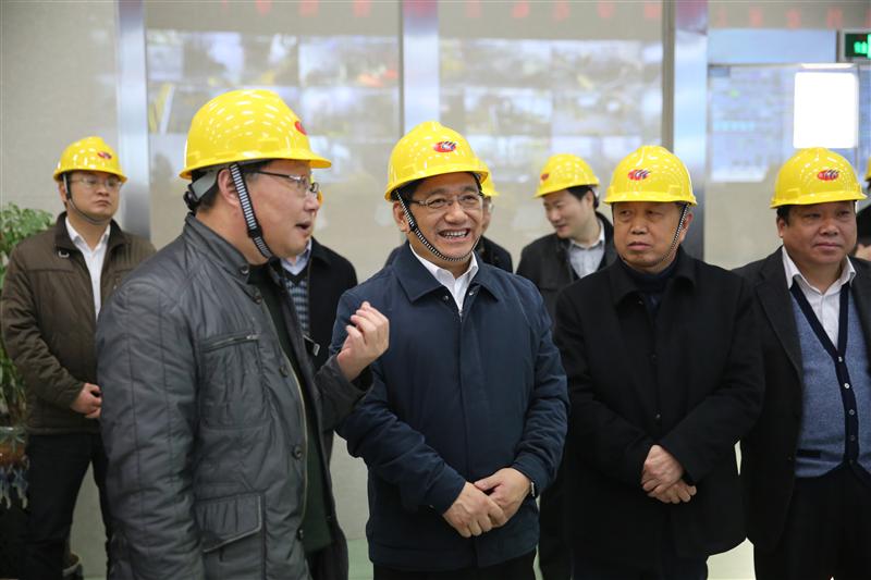 2015年12月30日下午，蘇州市副市長徐美健帶領消防、安監等部門的負責人來華昌化工進行節前安全生產檢查工作。